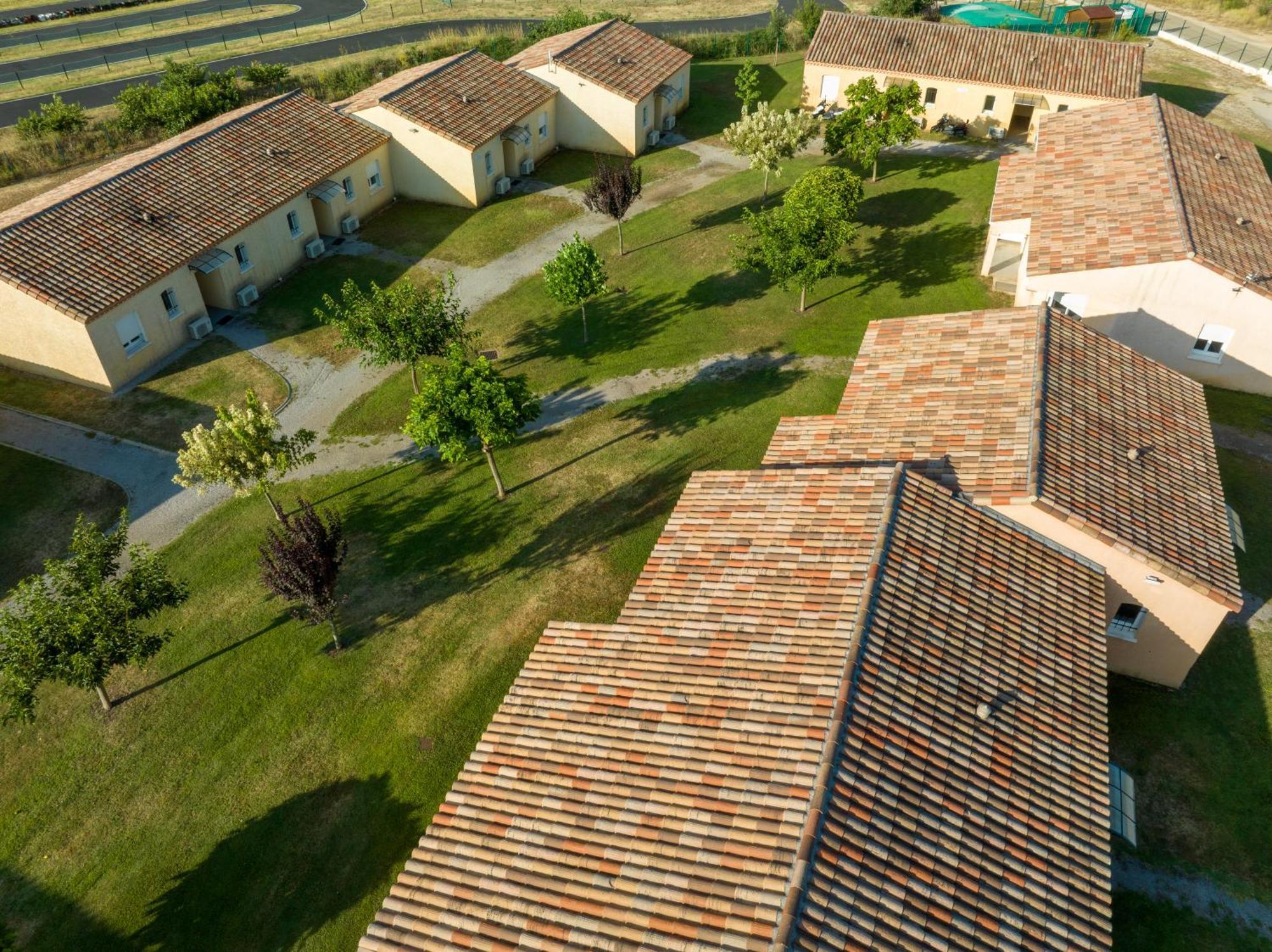 Park & Suites Village Gorges de l'Hérault-Cévennes Brissac Extérieur photo